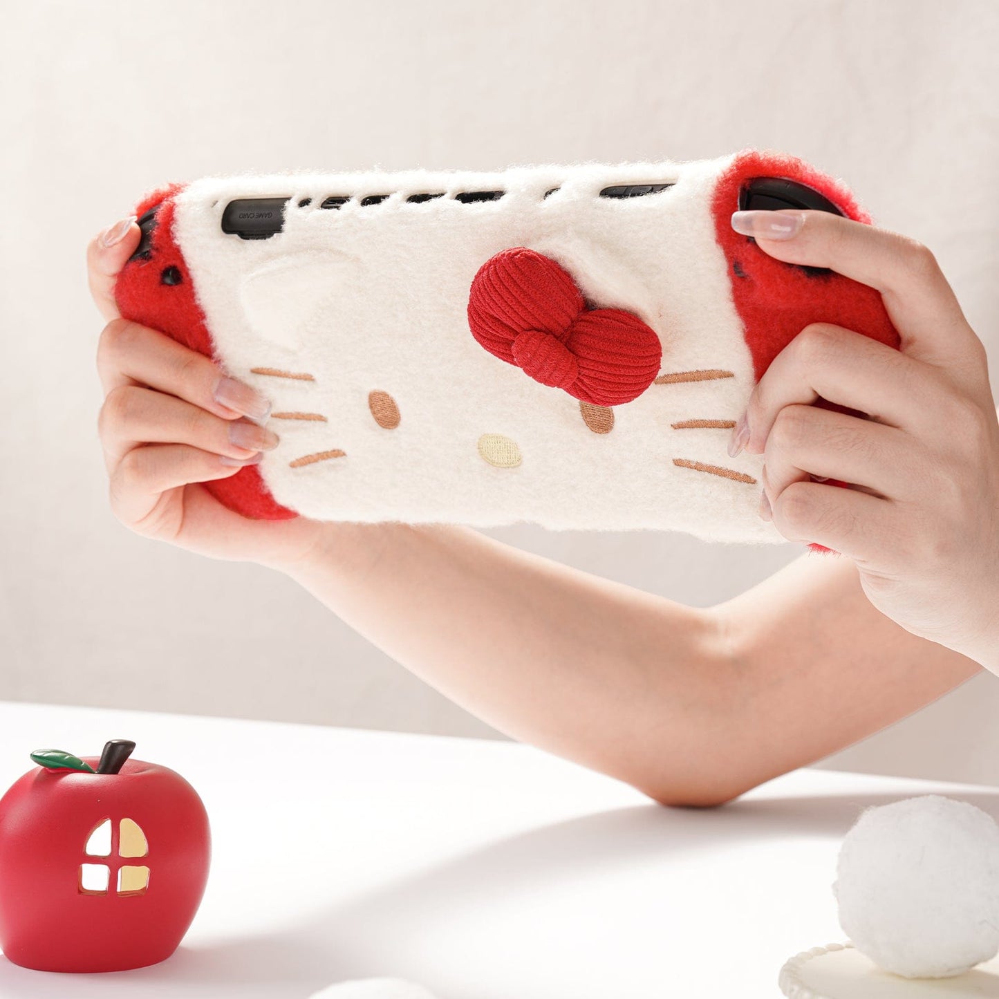 Geekshare NS2 Hello Kitty Split Plush Protective Case Geekshare NS2 Hello Kitty Split Plush Protective Case