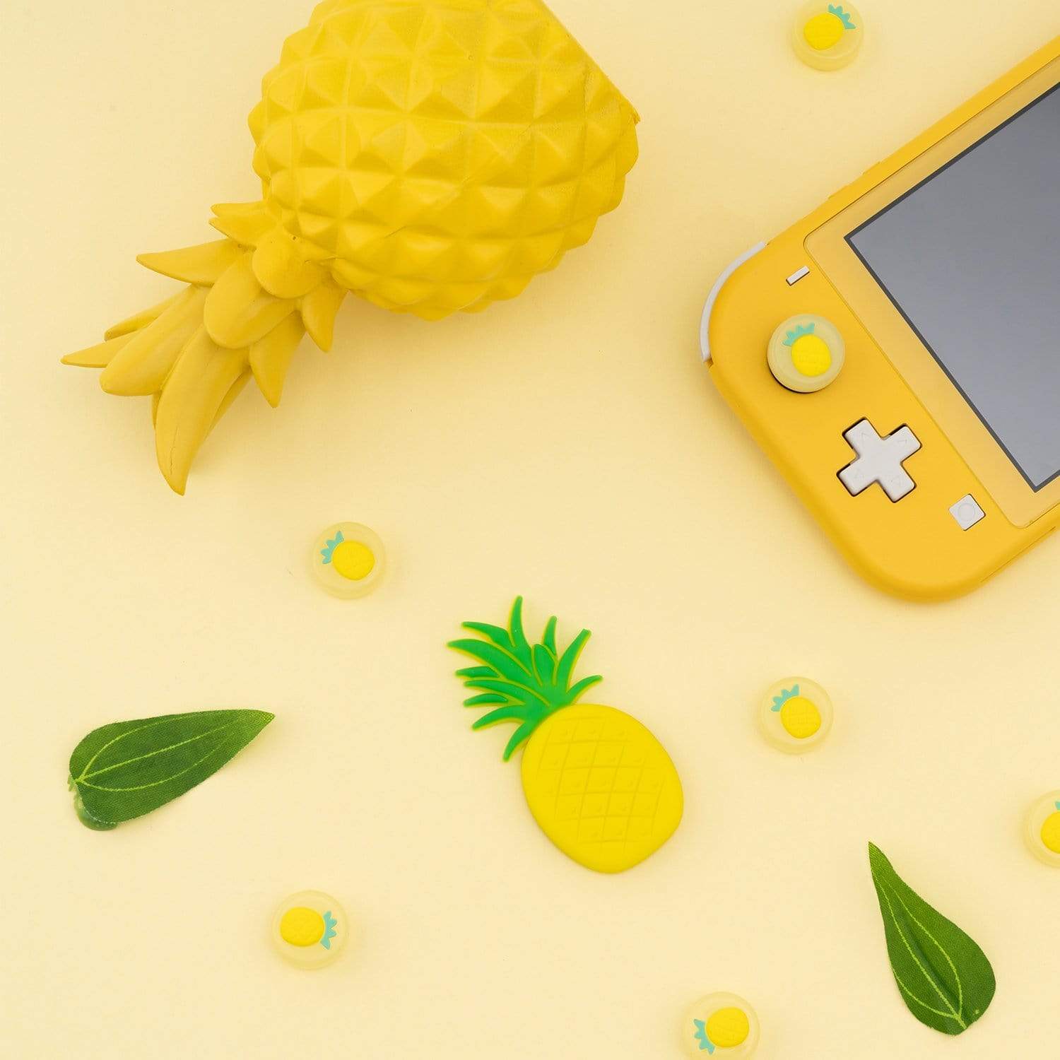GeekShare Fruit Theme Thumb Grip Caps GeekShare Fruit Theme Thumb Grip Caps for Switch and Switch Lite - 4 PICS, Peach and Apple