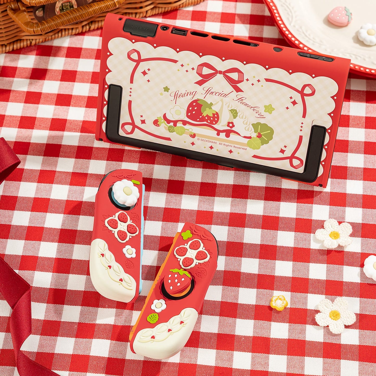 GeekShare Cream Strawberry Series Protective Case for Switch 2 GeekShare Cream Strawberry Series Protective Case for Switch 2
