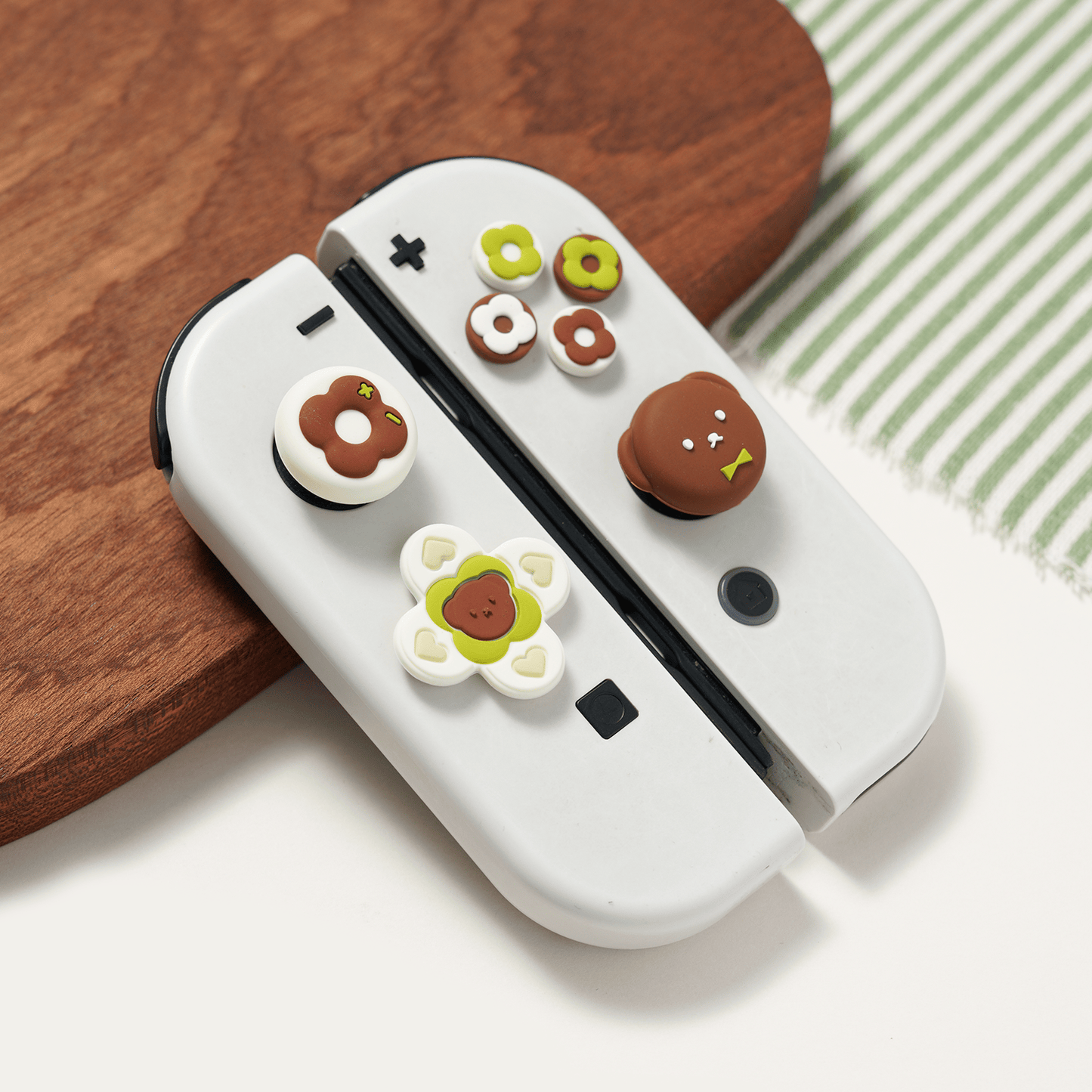 GeekShare Thumb Grip Caps Set for Switch/OLED GeekShare Thumb Grip Caps Set for Switch/OLED