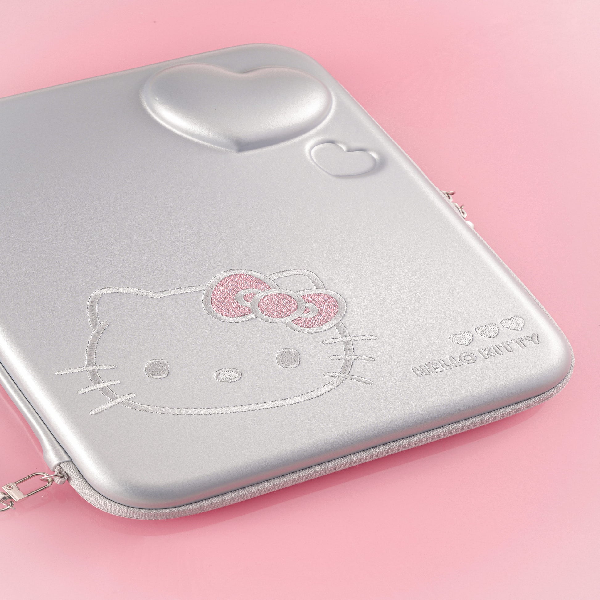 Hello Kitty Shining Silver Heart iPad Sleeve Hello Kitty Shining Silver Heart iPad Sleeve