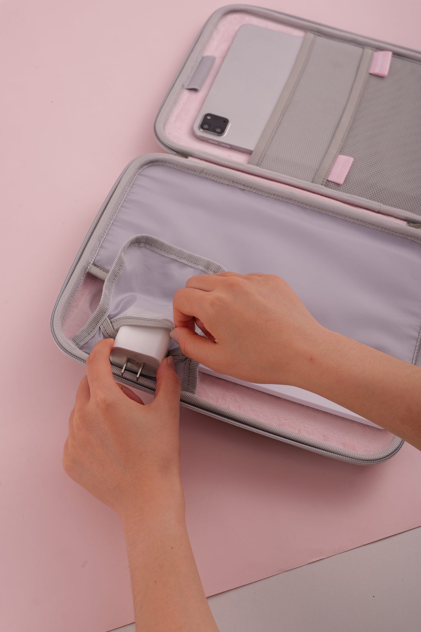 Hello Kitty Shining Silver Heart iPad Sleeve Hello Kitty Shining Silver Heart iPad Sleeve