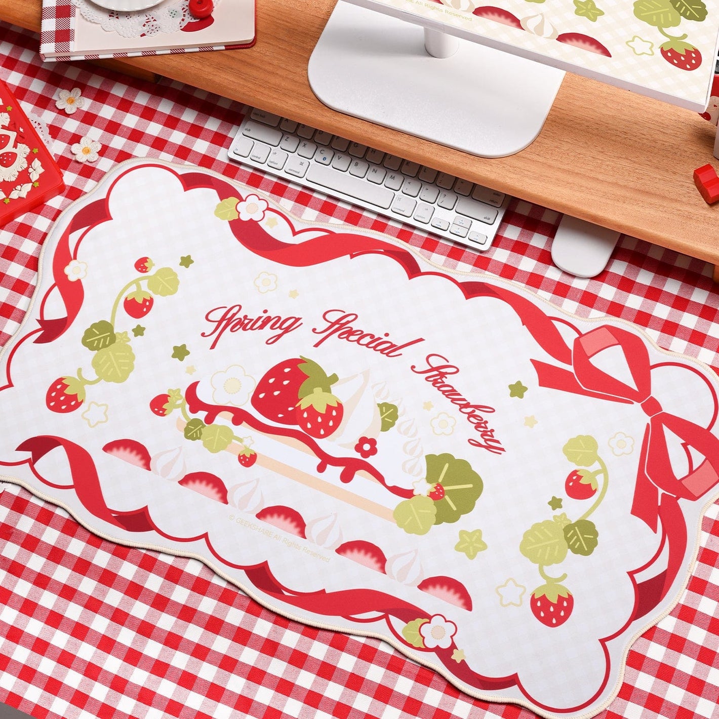 GeekShare Spring Strawberry Mousepads GeekShare Spring Strawberry Mousepads