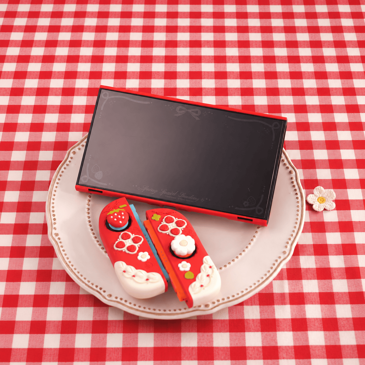 GeekShare Cream Strawberry Silicone Protective Case GeekShare Cream Strawberry Silicone Protective Case